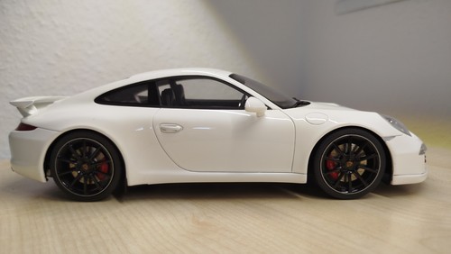 Porsche 911 carrera s - 1:18,