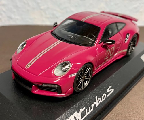 Porsche 911 992 - s, ruby